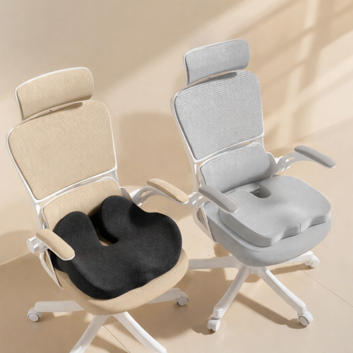 Оrthopedic seat cushion with coccyx relief