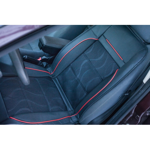 The cooling cape on the car seat is powered by a cigarette lighter, a cushion on the driver's seat with fans